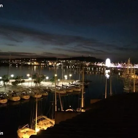 Magnifique Vue Port Et 아파트